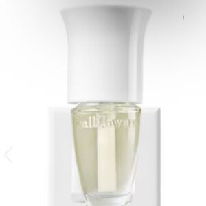 White Bath & Body Works Wallflower Plug In Fragrance Diffuser